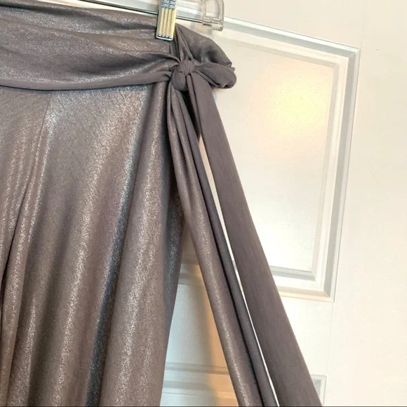 Shiny silver split skirt - Picture 4 of 4